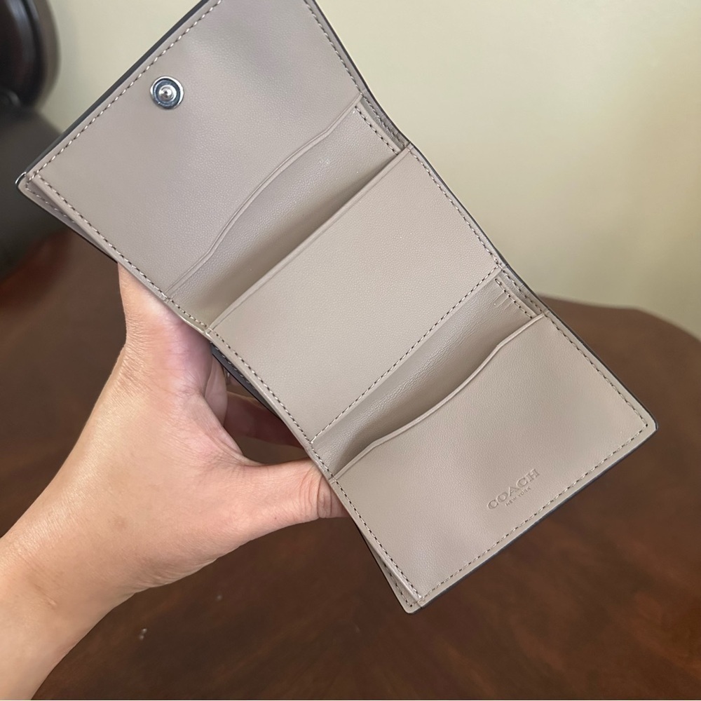 New Coach Micro Wallet - Picture 2 of 16
